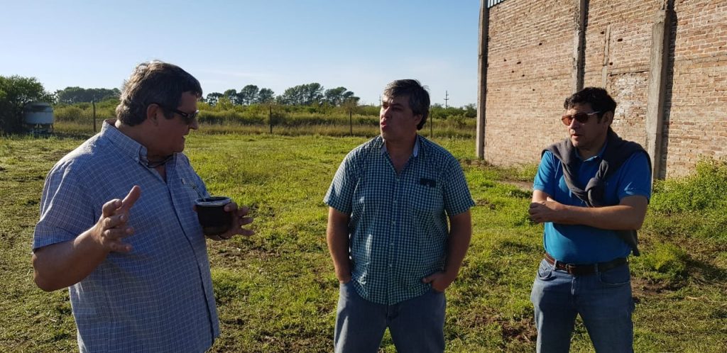 El 1 de marzo de 2019 Ricardo con funcionarios de la ley ovina nacional y provincial que evaluaron el avance del frigorífico