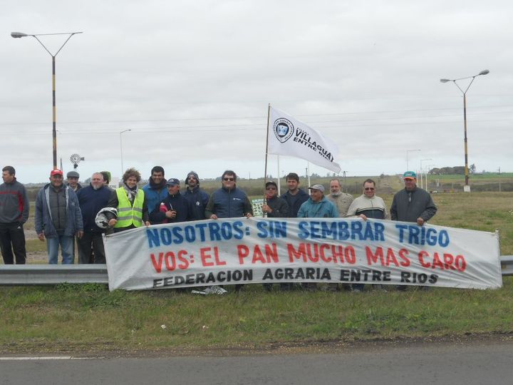 Movilización contra el gobernador Urribarri en el cruce de las rutas 12 y 39 en 2014 contra la política de ROE